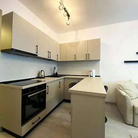 Apartment Yamaluxe - Cozy & Stylish With Many Facilities