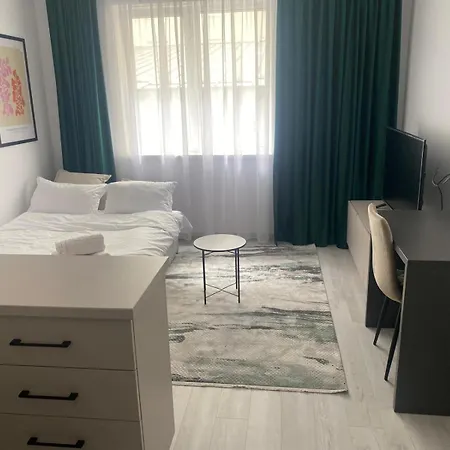 Yamaluxe - Cozy & Stylish With Many Facilities Apartment Bukarest